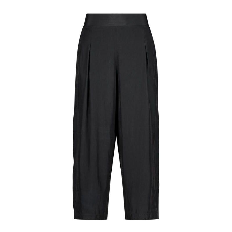 Maddy technical crop pant - black
